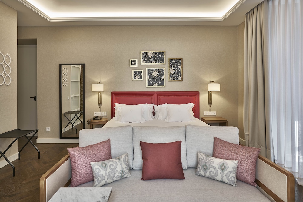 Room, Triple, 1 Double and 1 Single Bed