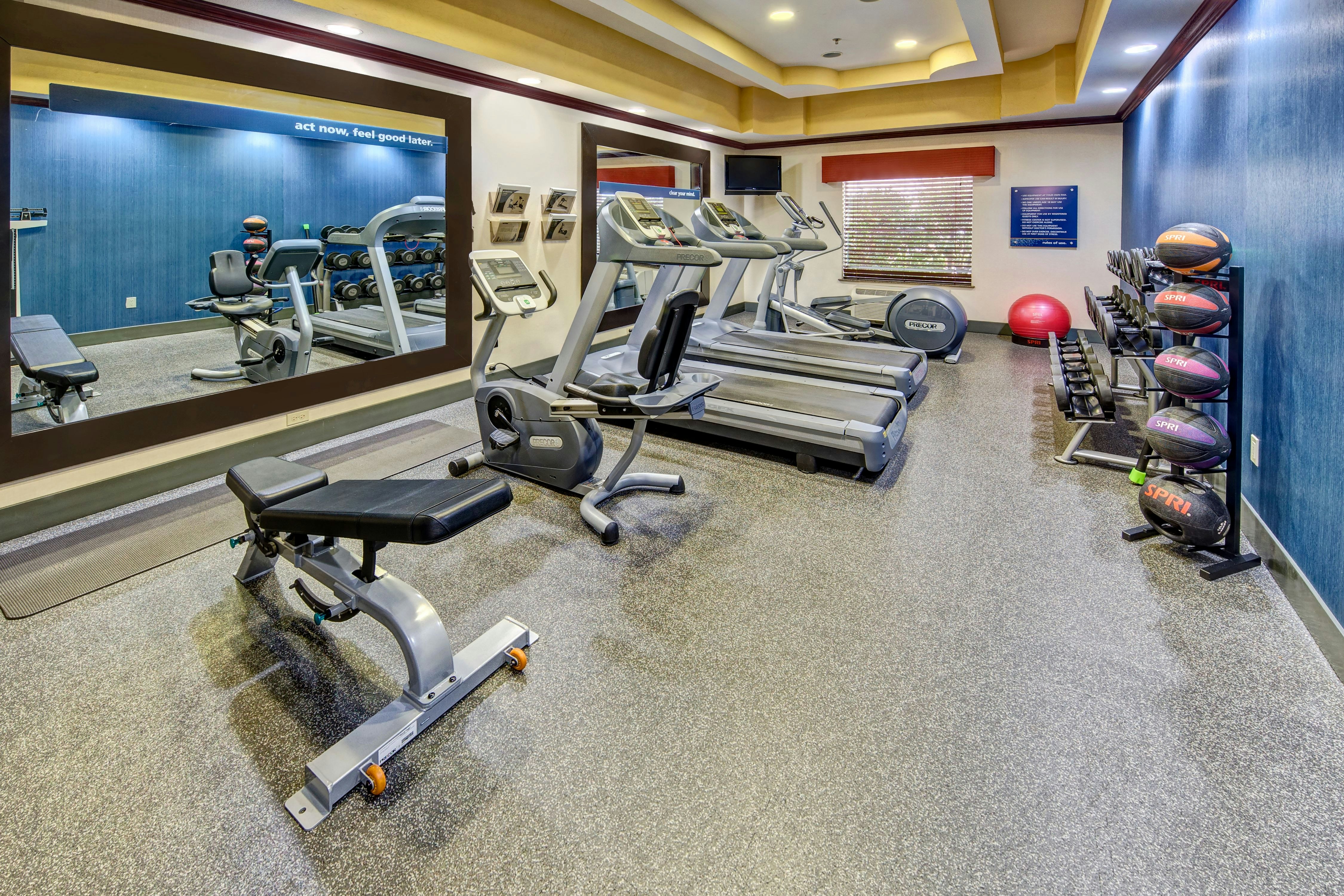 Hampton Inn and Suites Corsicana 33/62
