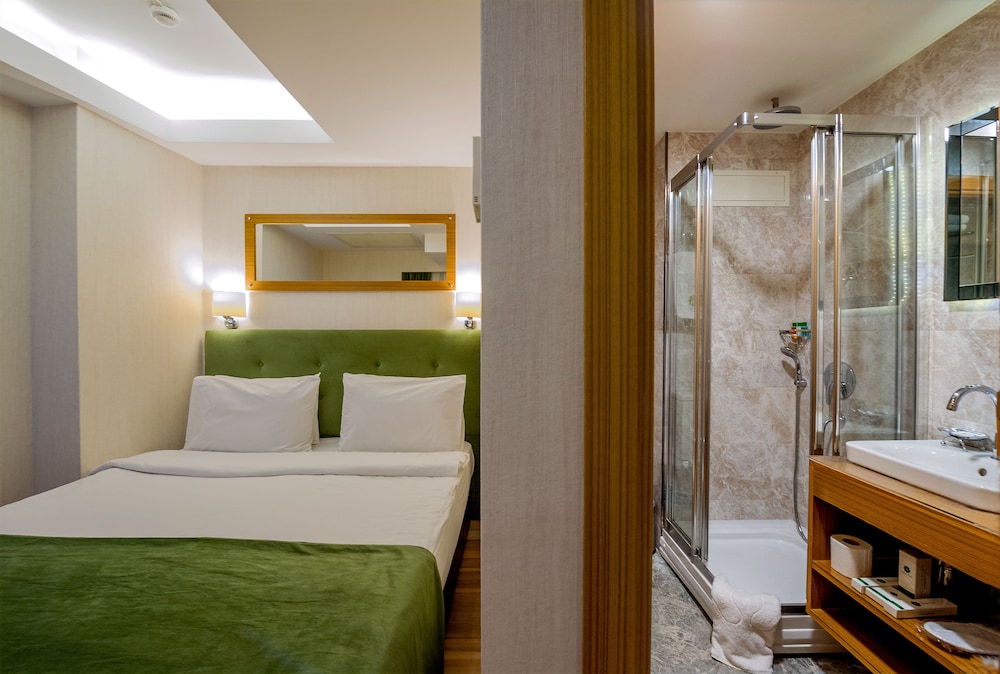 Bizim Hotel 17/64