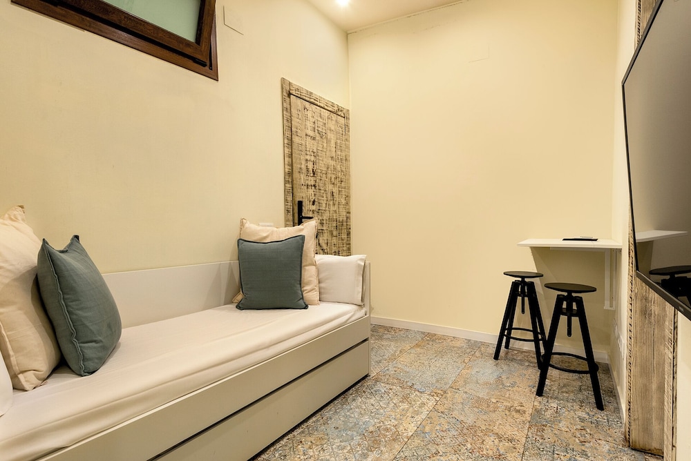 La Bodega Suites 13/38