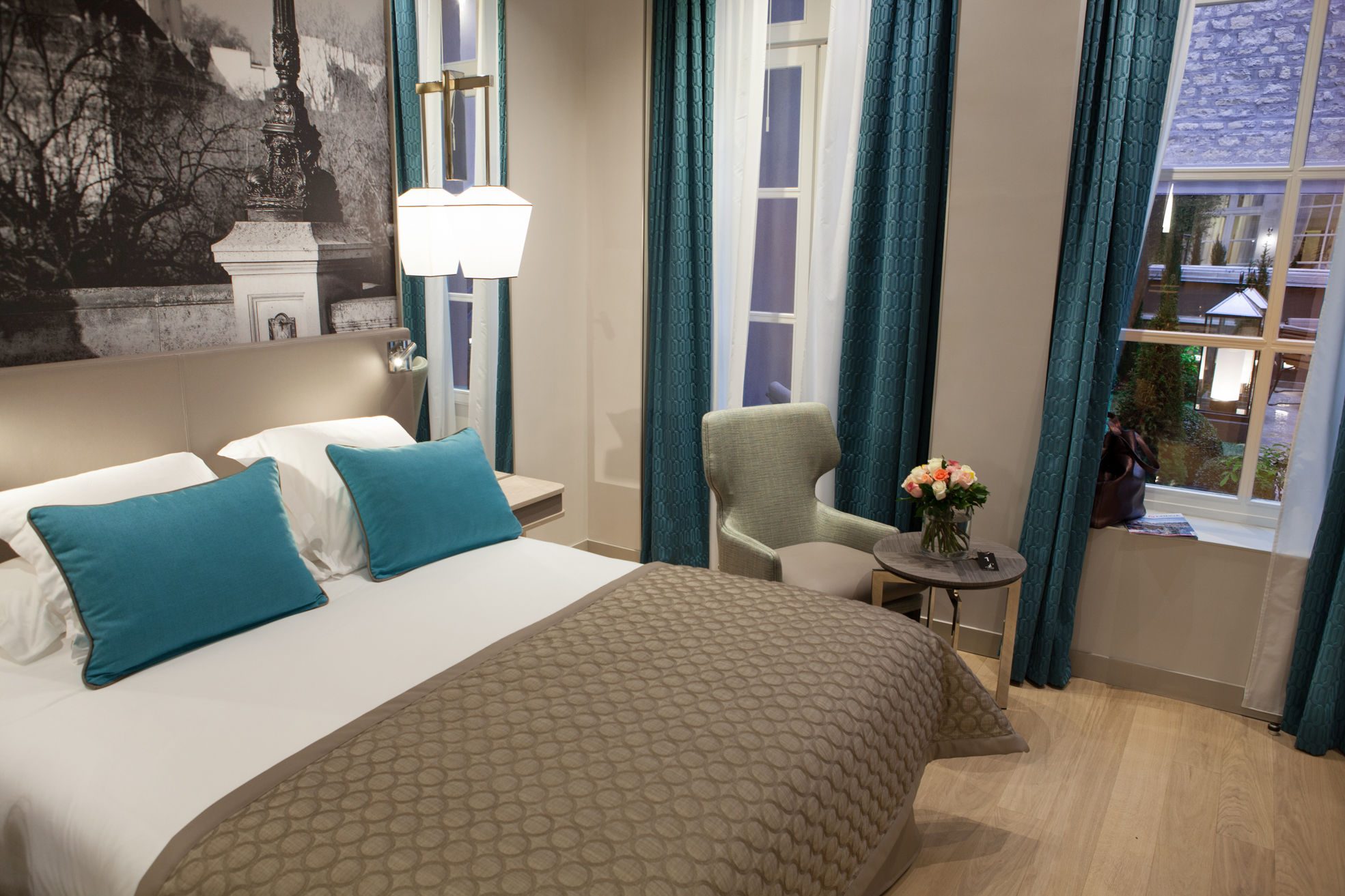 Room at Hotel La Lanterne & Spa, PARIS
