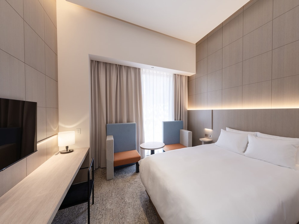 SUPERIOR, QUEEN BED, BALCONY