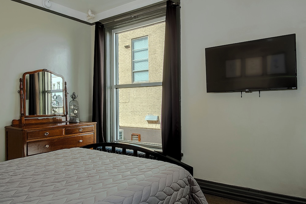 PRIVATE, DOUBLE BED, BATHTUB