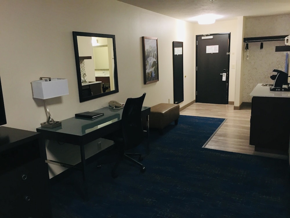 Best Western Plus Portland Airport Hotel & Suites 15/41