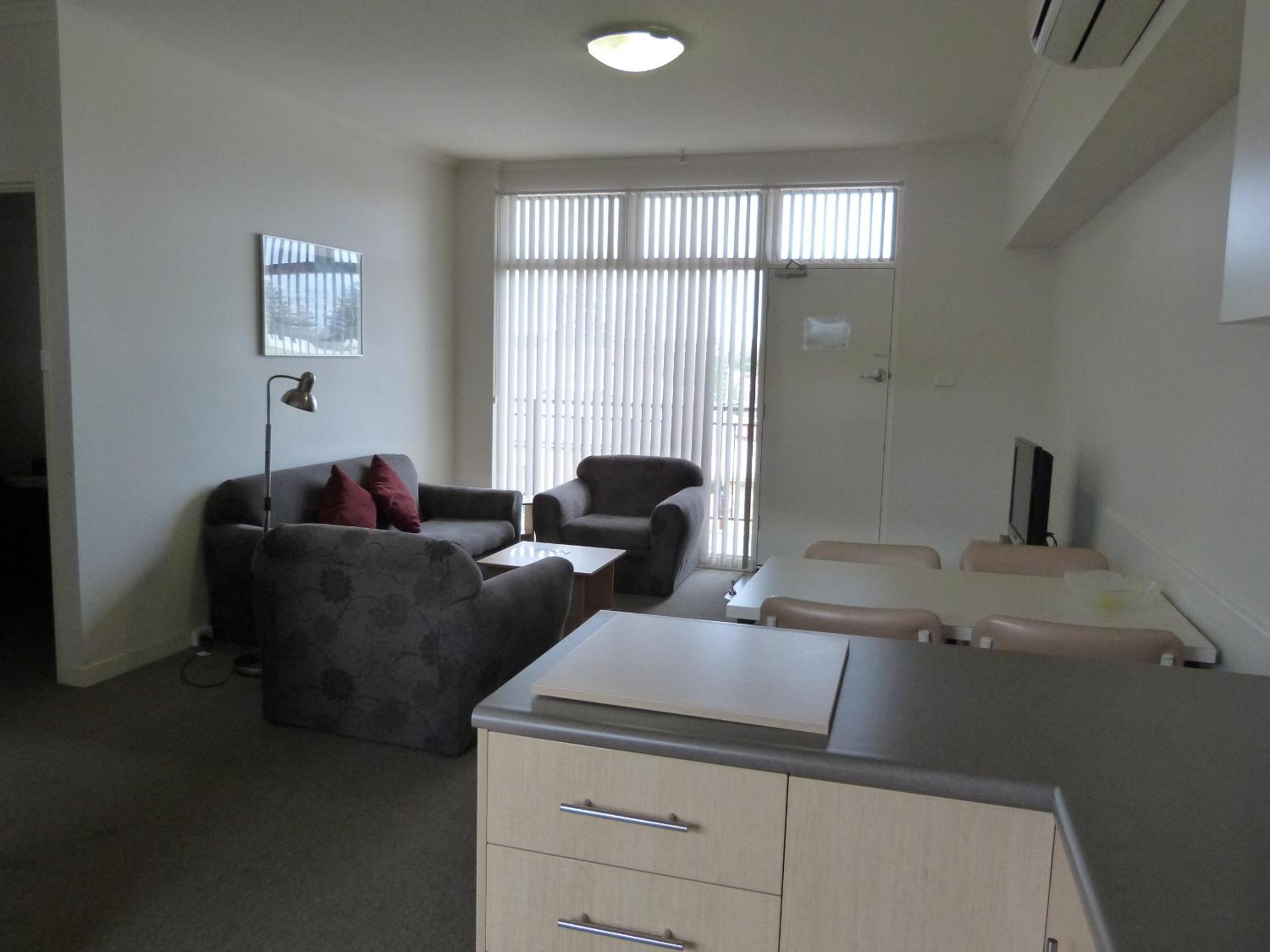 Glenelg Holiday Apartments- Corfu 14/20