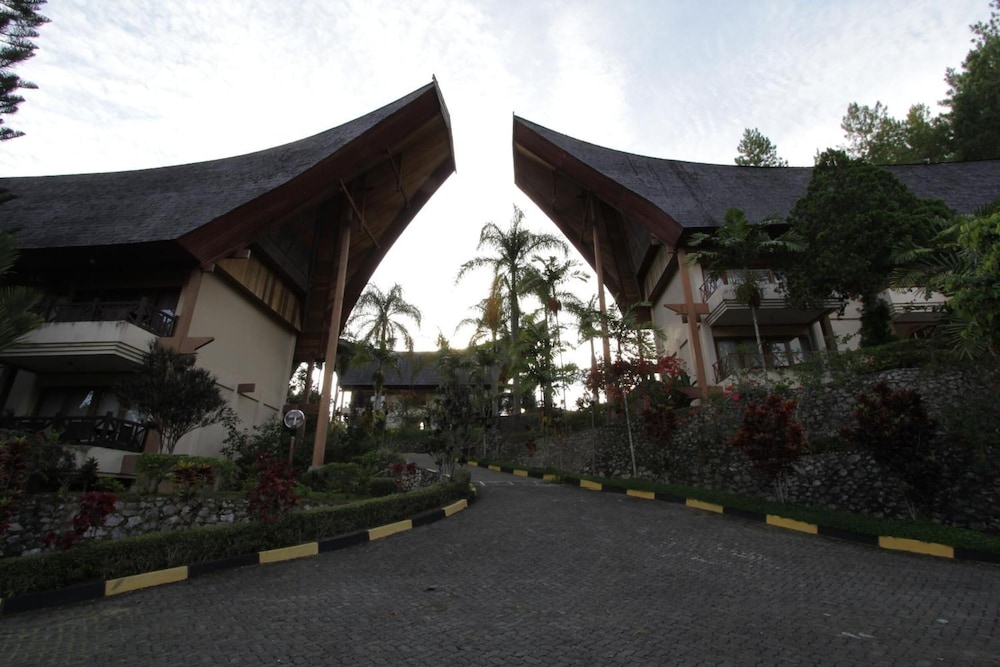Sahid Toraja 8/35