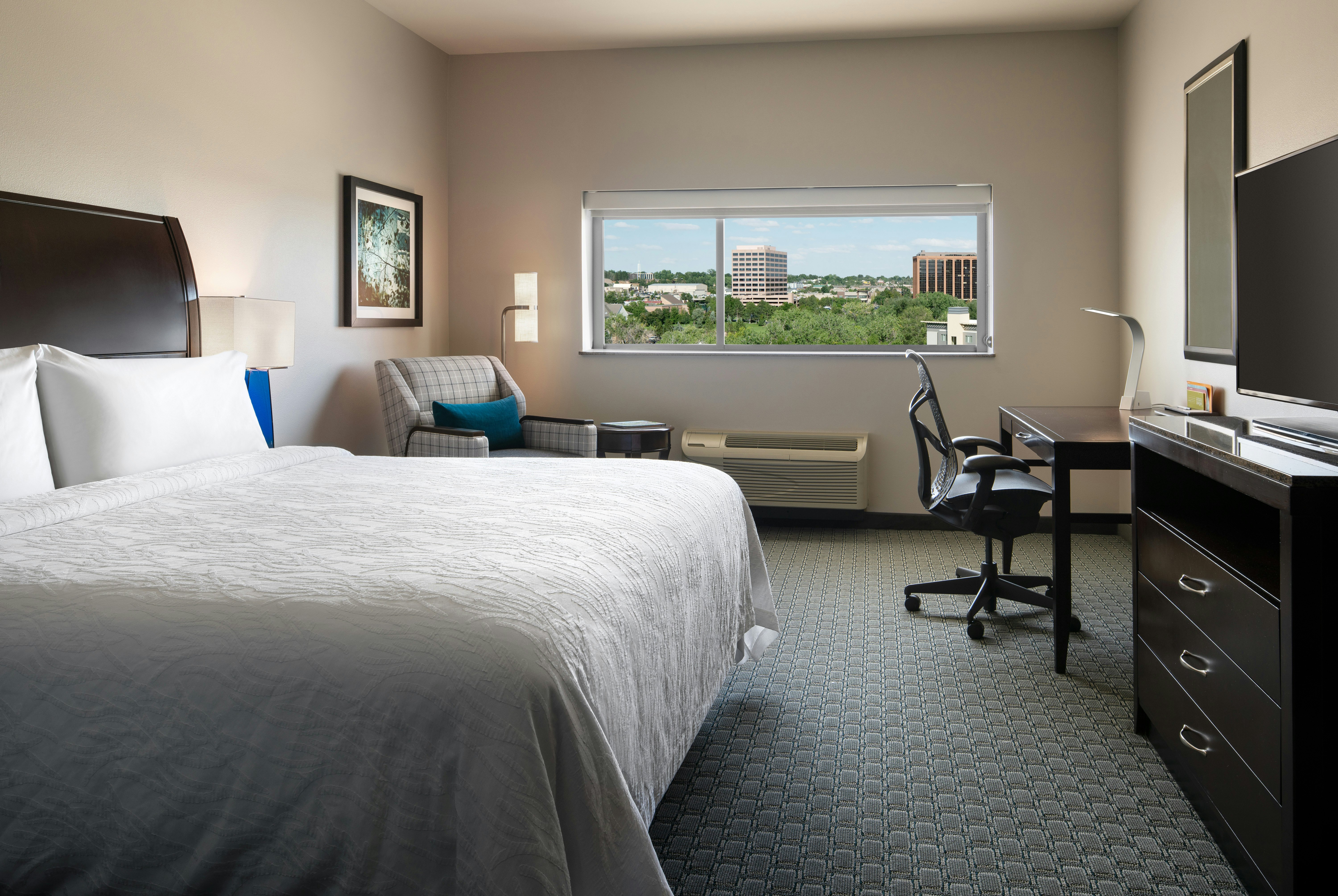 ROOM, KING BED
