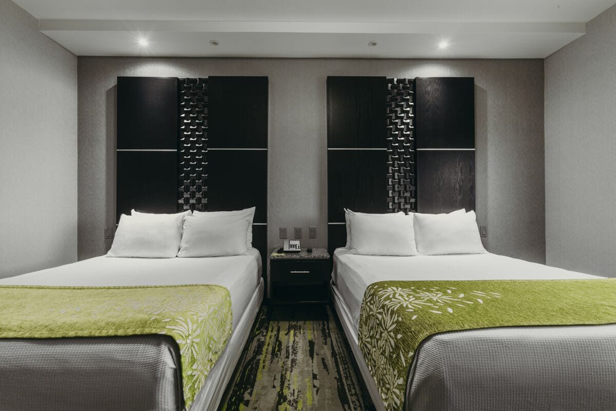 غرفة قياسية بسريرين كوين، Hotel Araiza San Luis 4/8