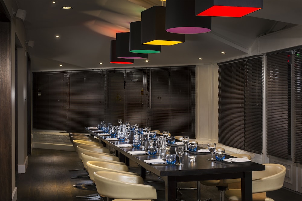 Park Inn By Radisson Cardiff City Centre 48/52