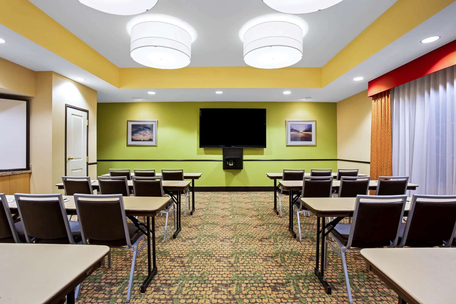 La Quinta Inn & Suites by Wyndham Pecos 55/62