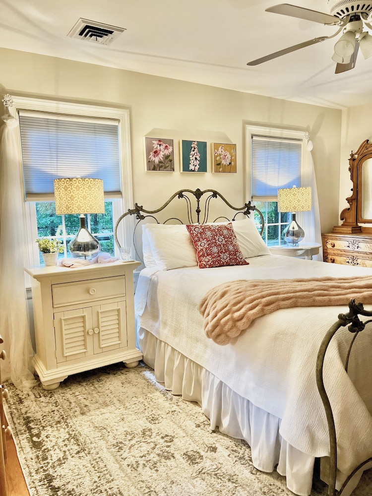 Colonial Gardens Bed & Breakfast 6/43