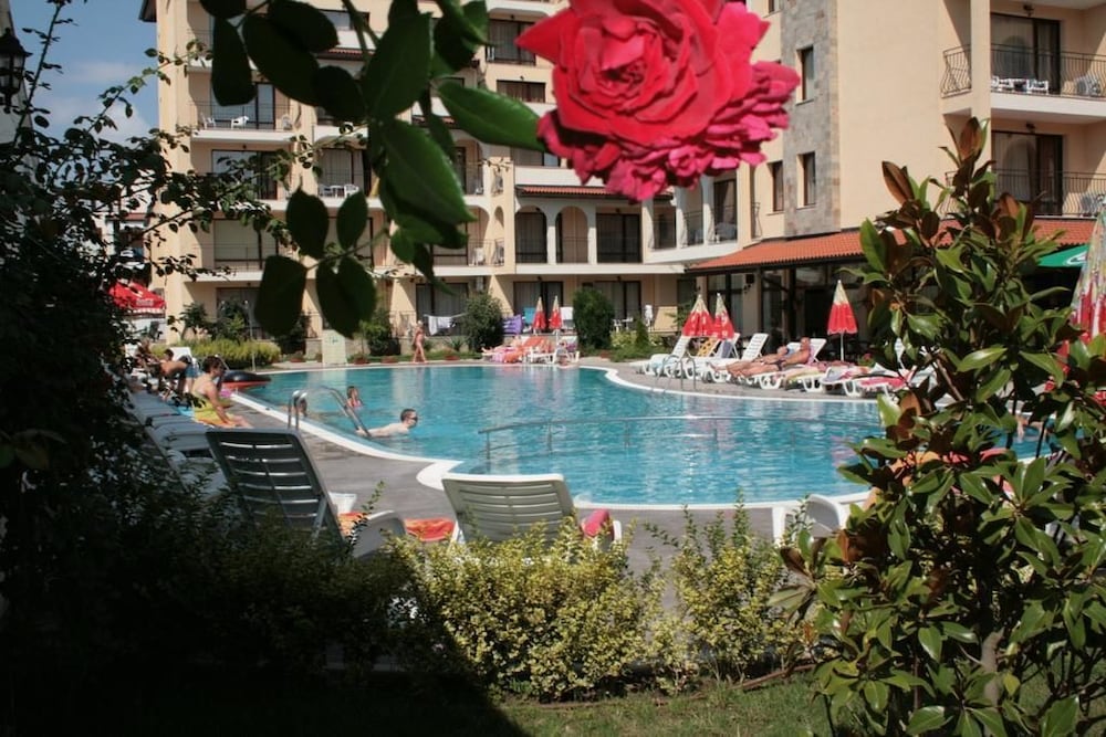 Aparthotel Rose Village 45/65