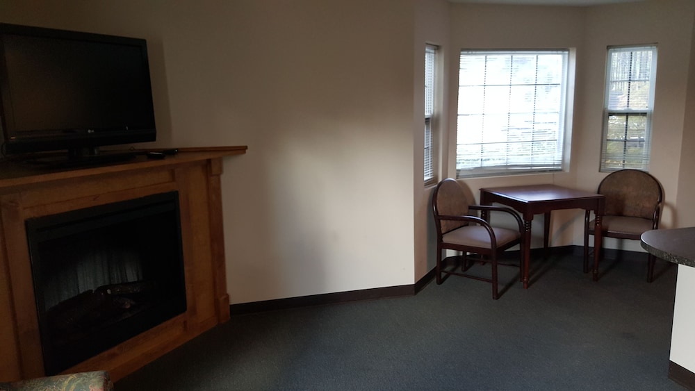 High Falls Hide-A-Way Lodging 32/49