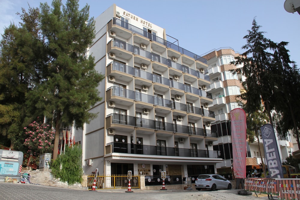 Saturn Hotel 1/46