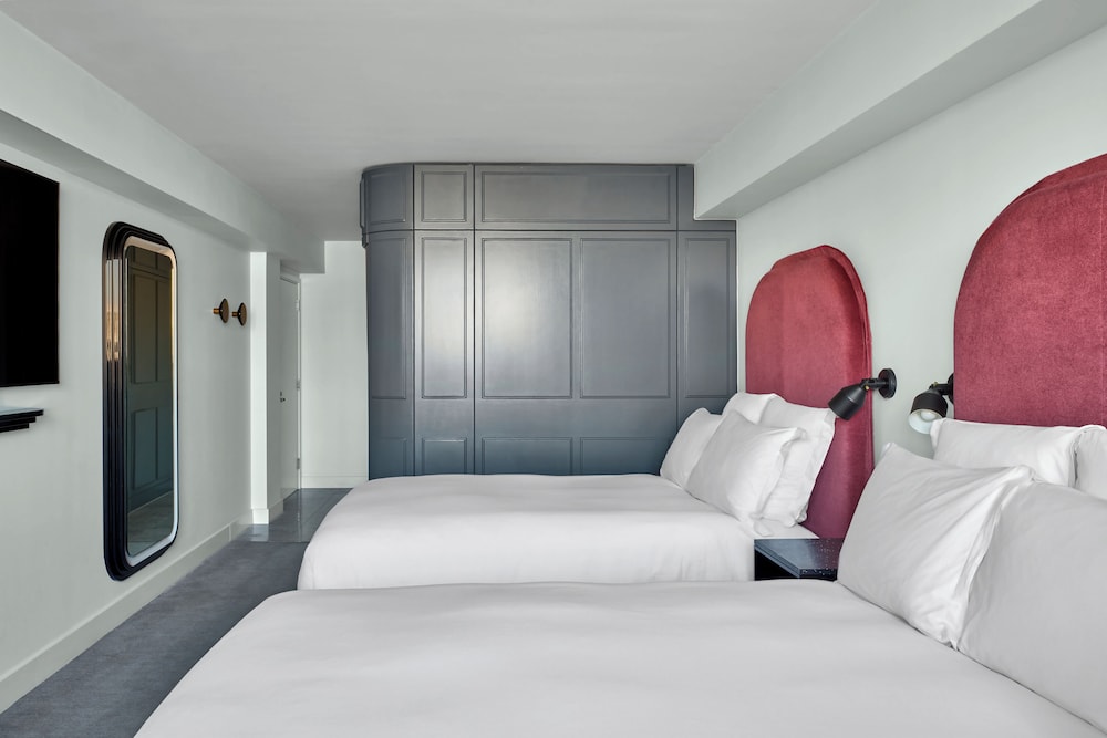 FAMILY, 2 DOUBLE BEDS