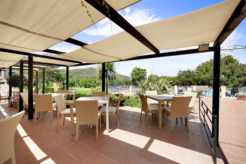 Colonna Beach Hotel 33/50