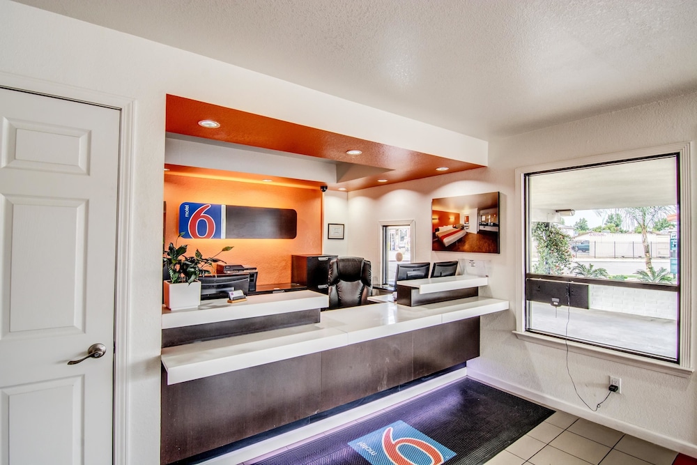 Motel6 Manteca, CA 8/45
