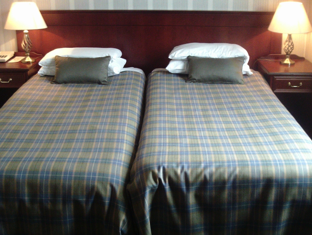 Alexandra Hotel 30/68