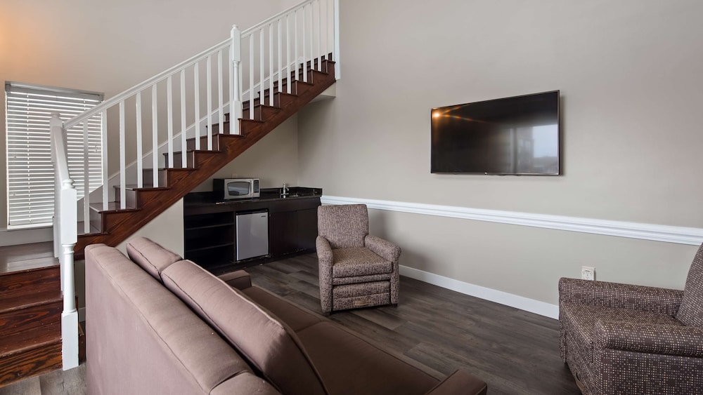 Best Western Plus Coastline Inn 21/26