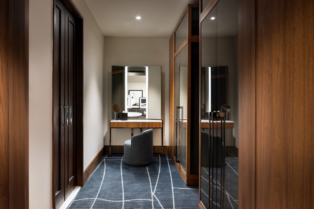 Park Hyatt Toronto 30/72