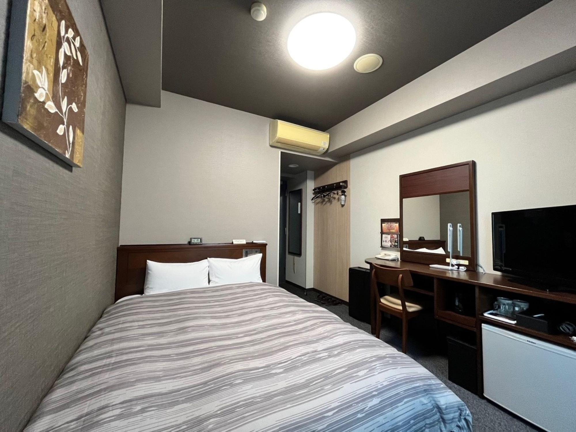 Semi Room, Standard, Semi Double Bed, Smoking