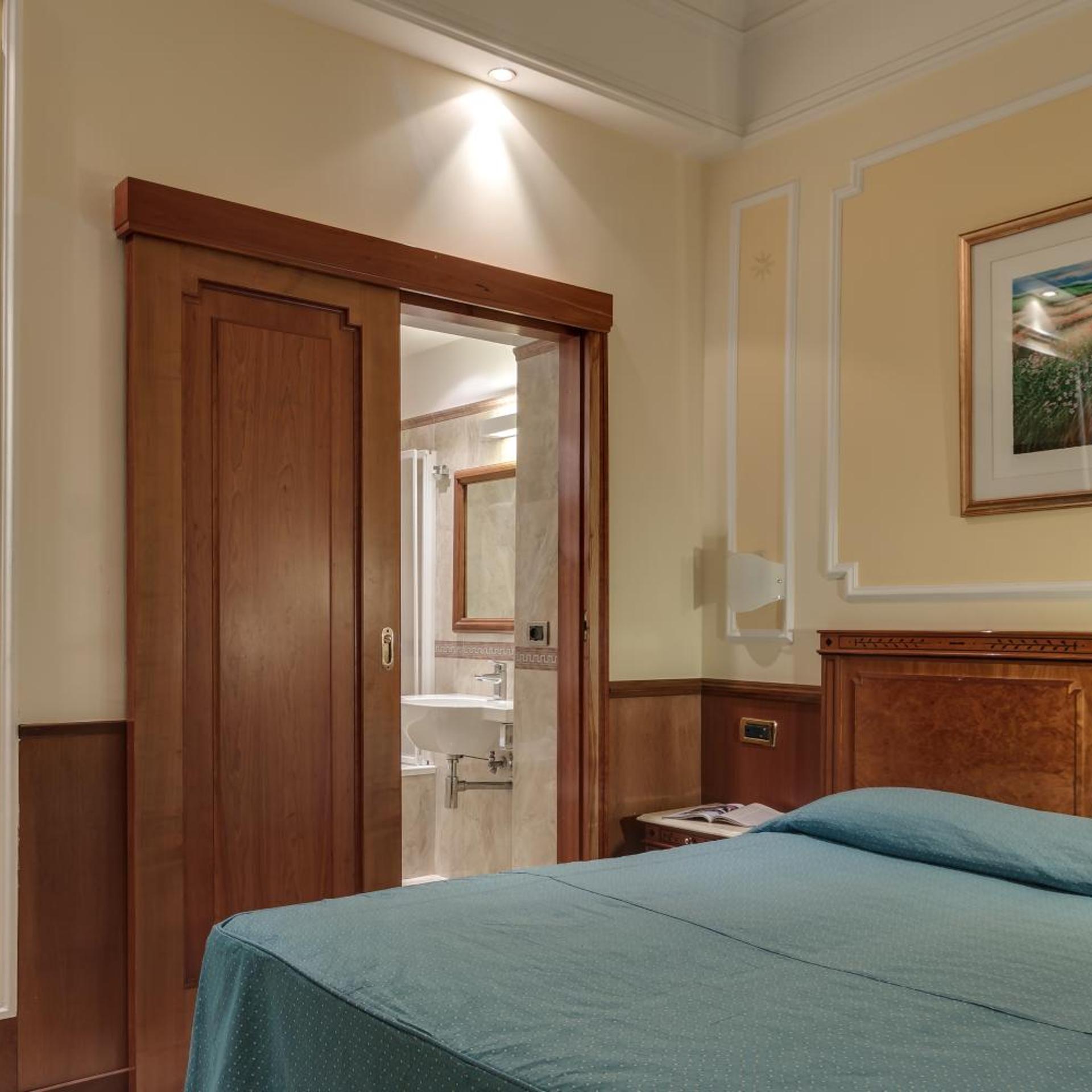غرفة مفردة، Hotel Borromeo 2/6