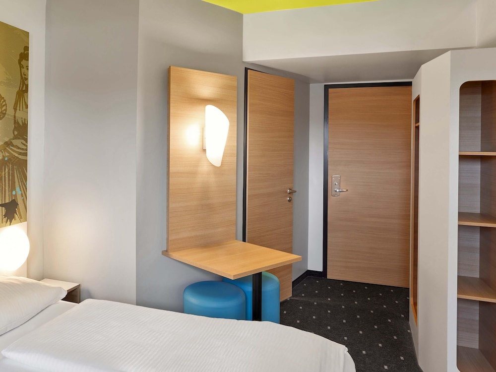Room, Twin Beds