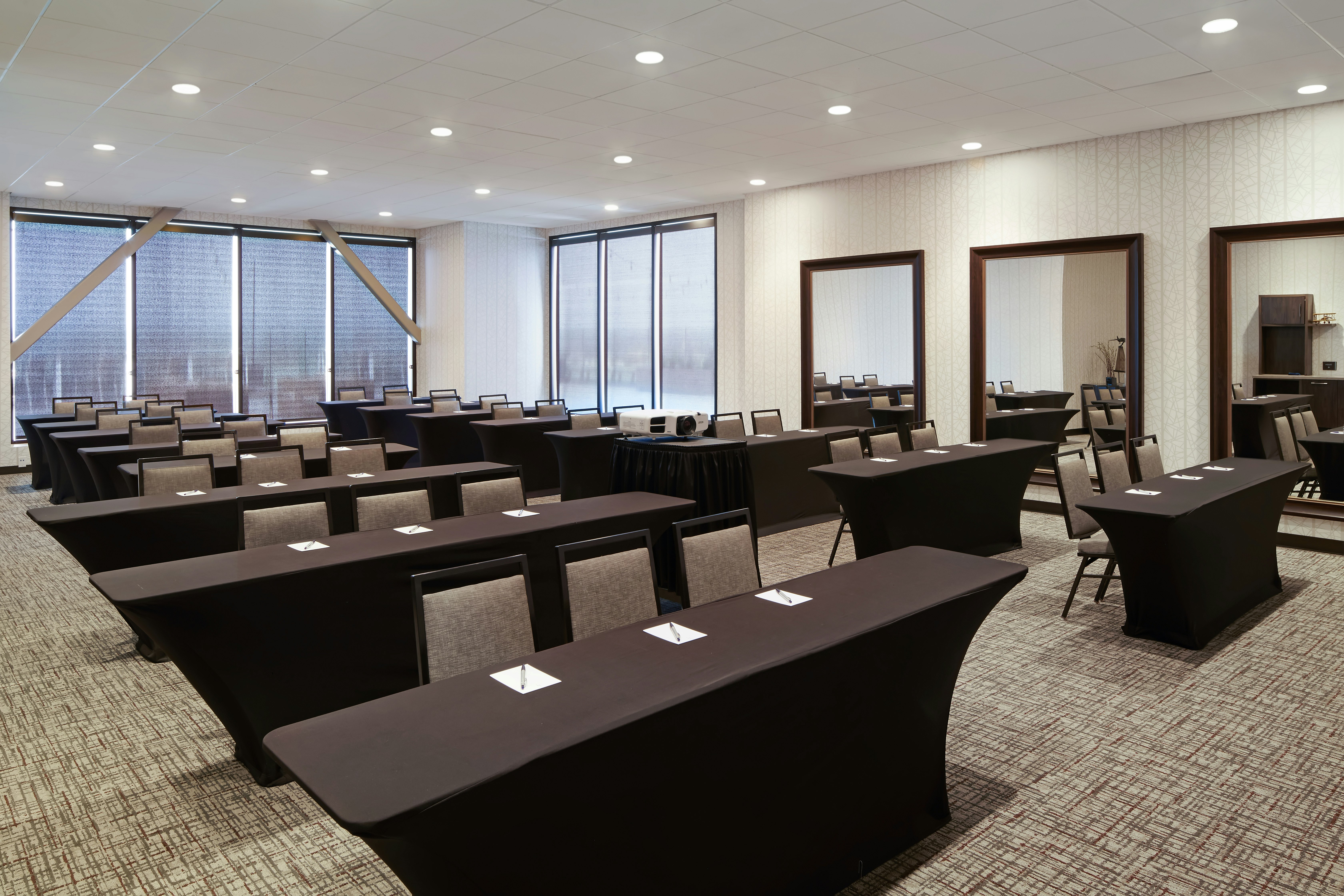 H Hotel Los Angeles, Curio Collection by Hilton 54/59