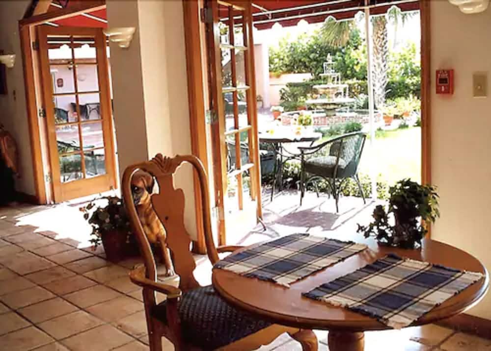 INN AT COCOA BEACH 6/35