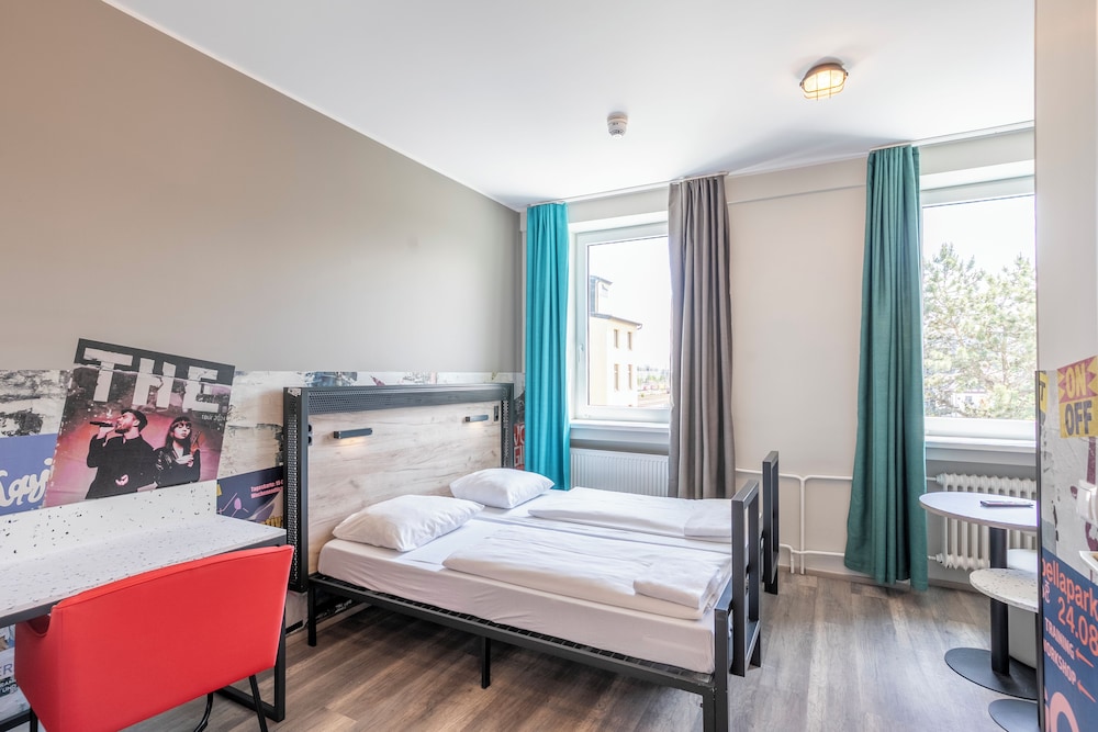 PLUS, TWIN BEDS
