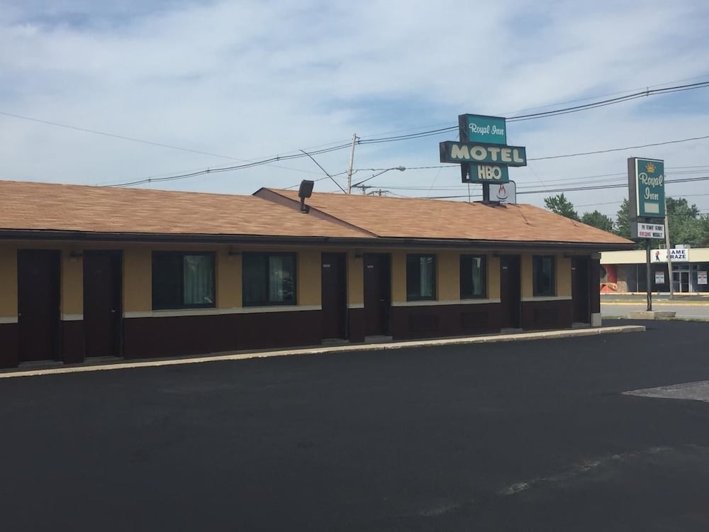 Royal Inn 2/34