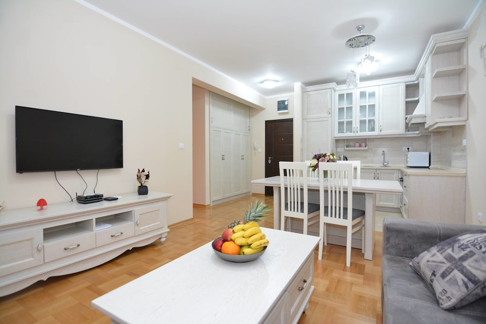 Apartments Dobrotski Dvori 33/64