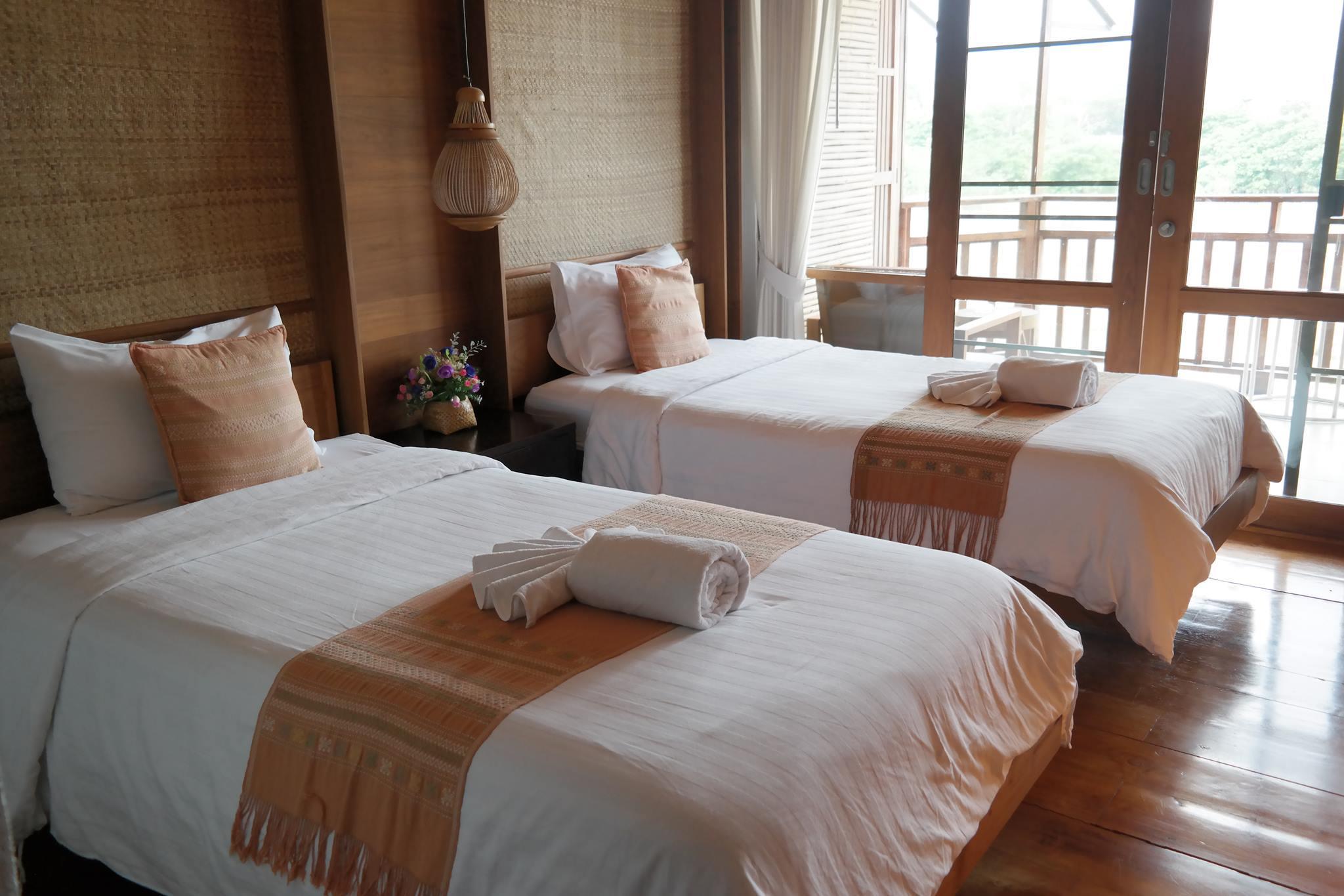 River Bank Resort 8/48