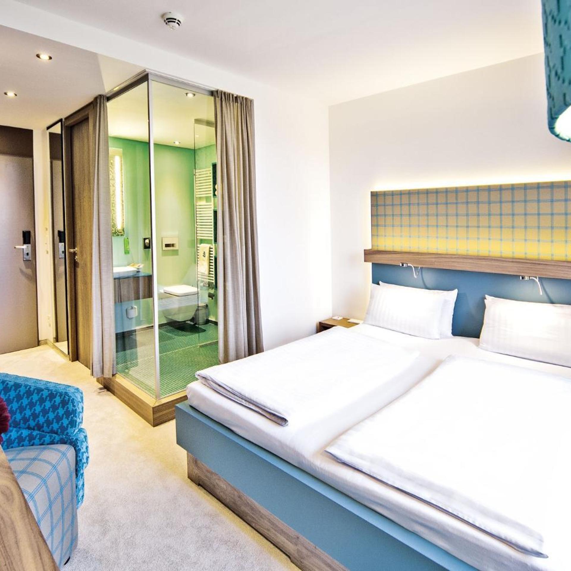Room, Double Bed, Partial Lake View