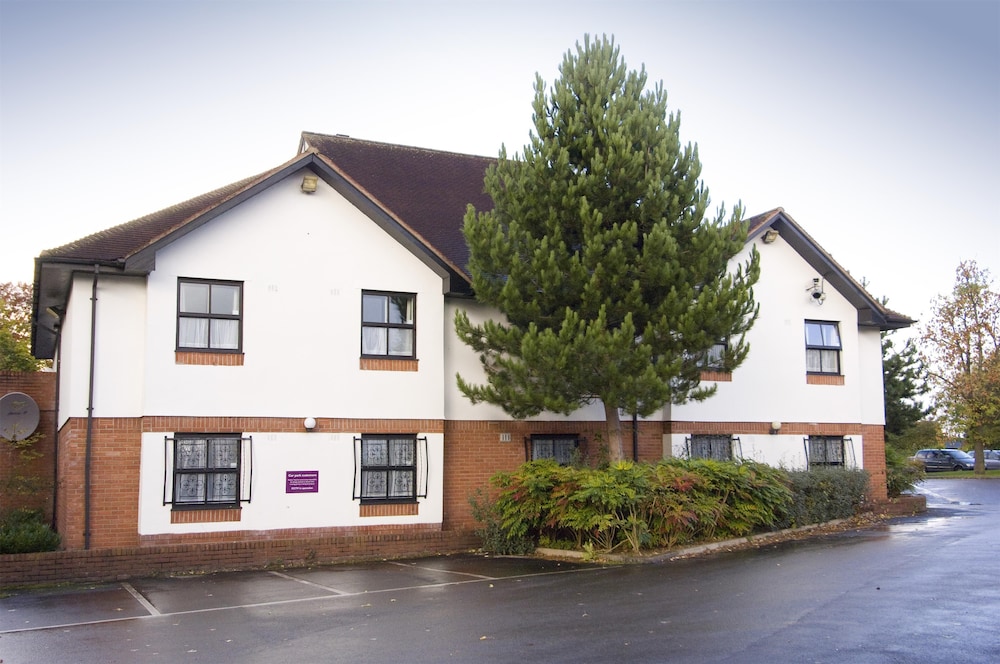 Premier Inn Manchester Airport Heald Green in MANCHESTER