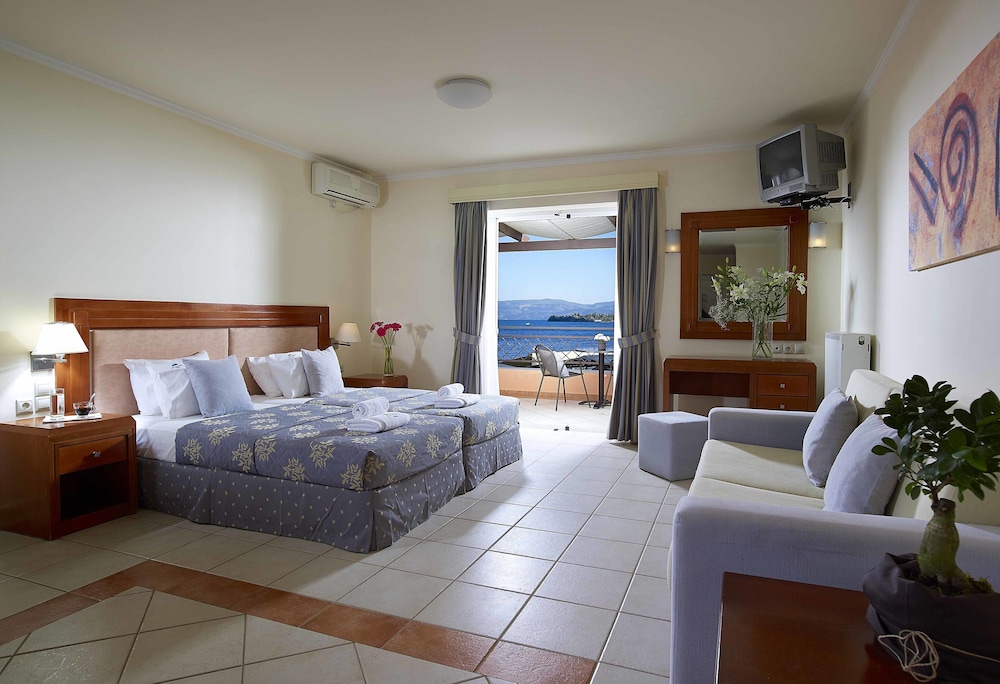 Avantis Suites Hotel 6/50