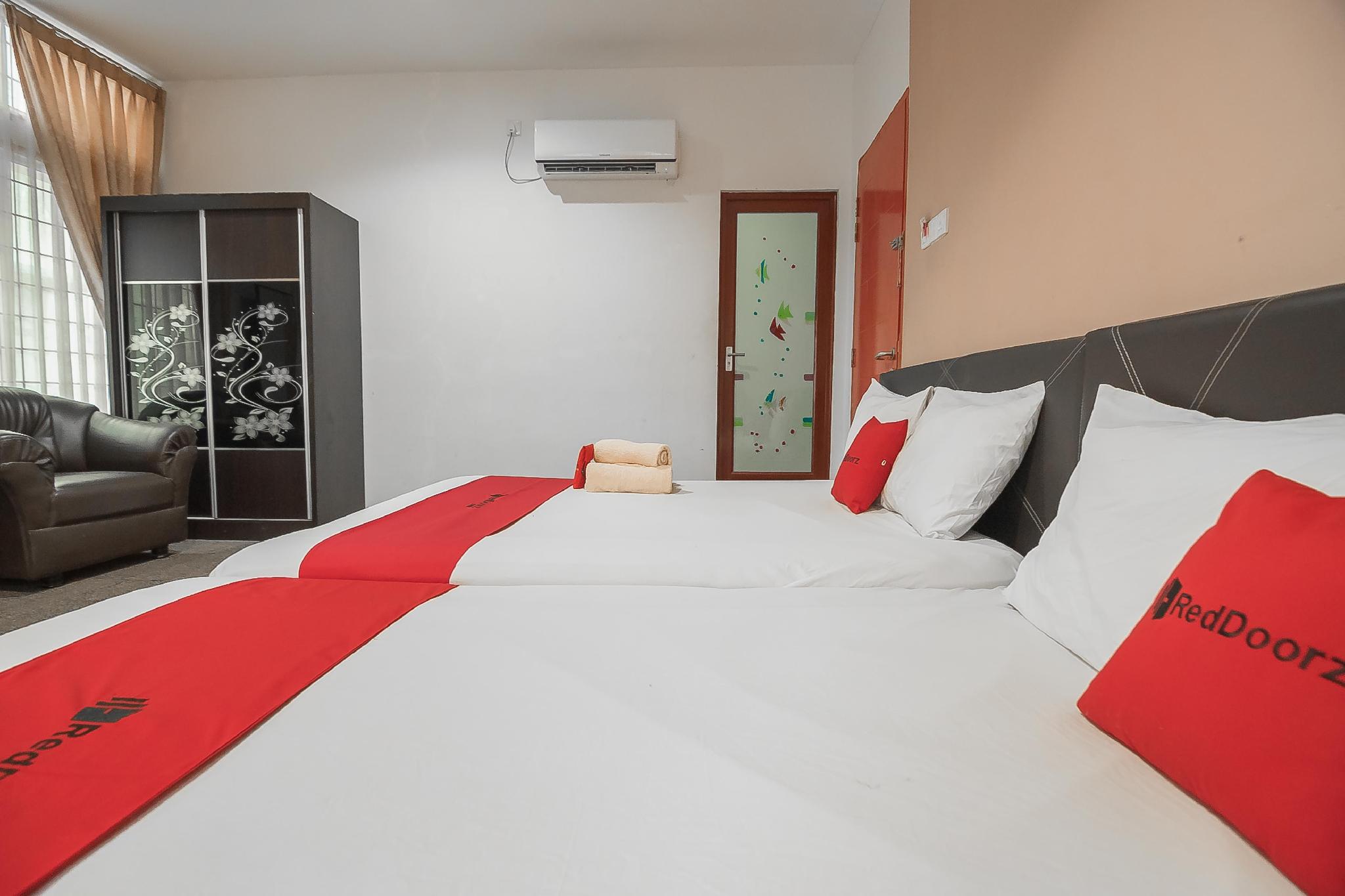 RedDoorz @ Batam Center 2 10/22