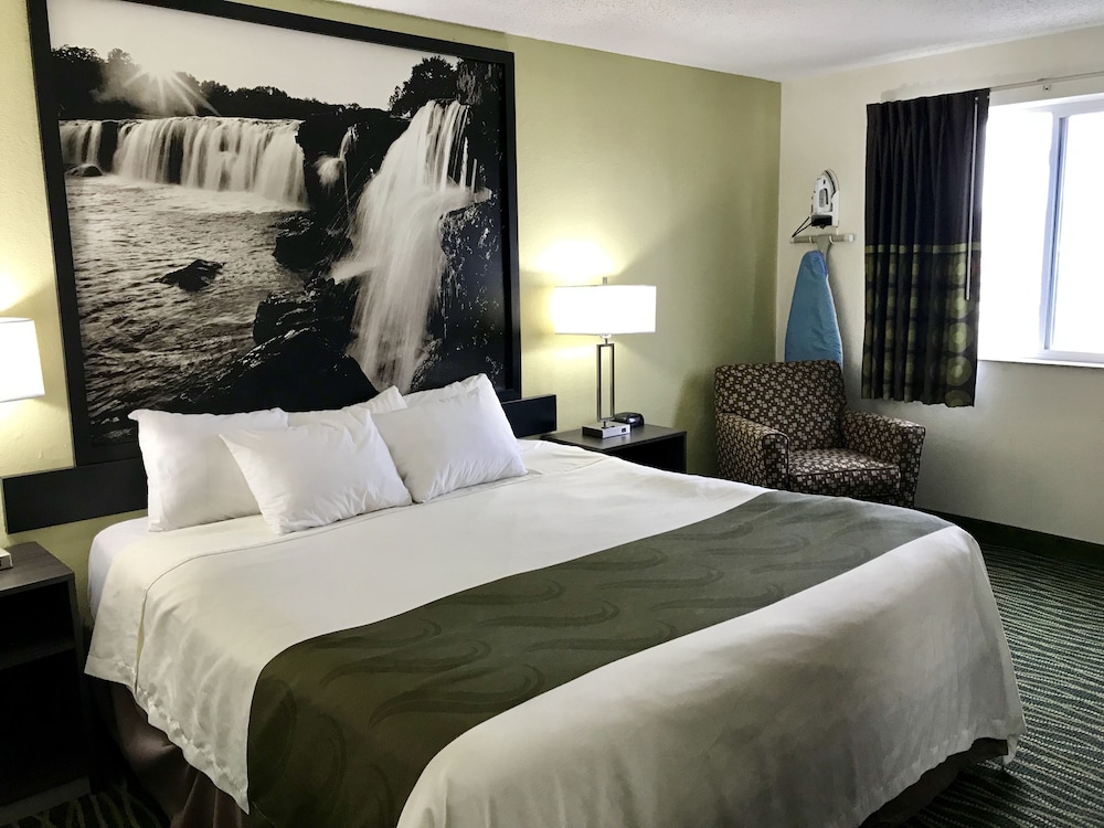 Super 8 By Wyndham Independence Kansas City 21/55