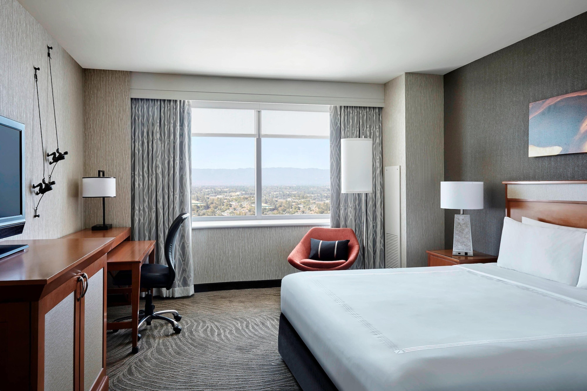 Concierge, Club, King Bed, City View