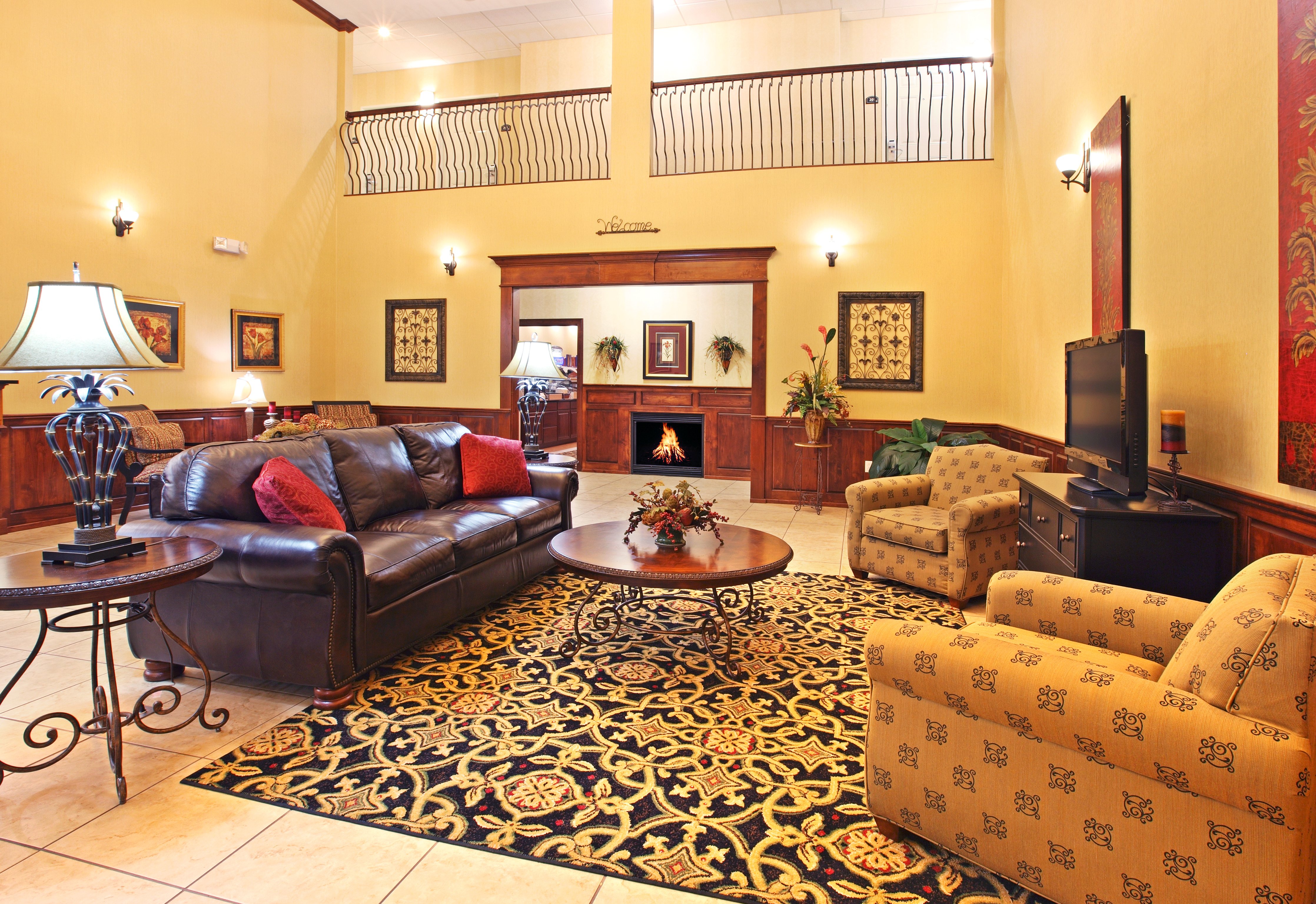 Holiday Inn Express Hotel Suites Clarksville 33/61