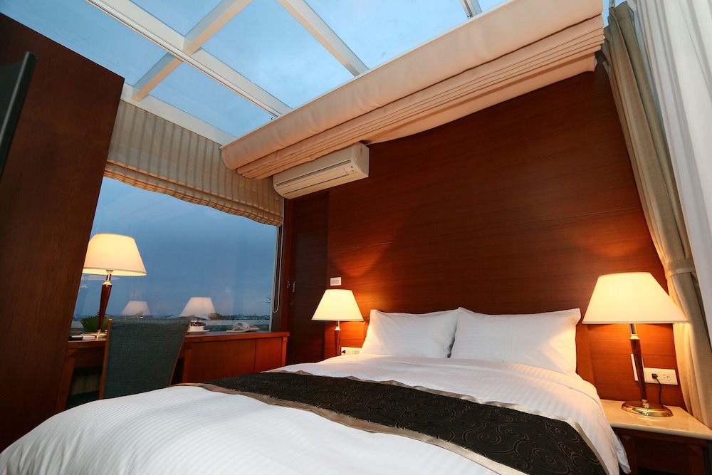 1 BEDROOM, ROMANTIC, LANAI, SUITE
