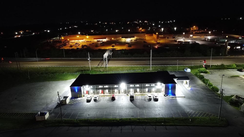Days Inn By Wyndham Indianapolis East Post Road 33/54