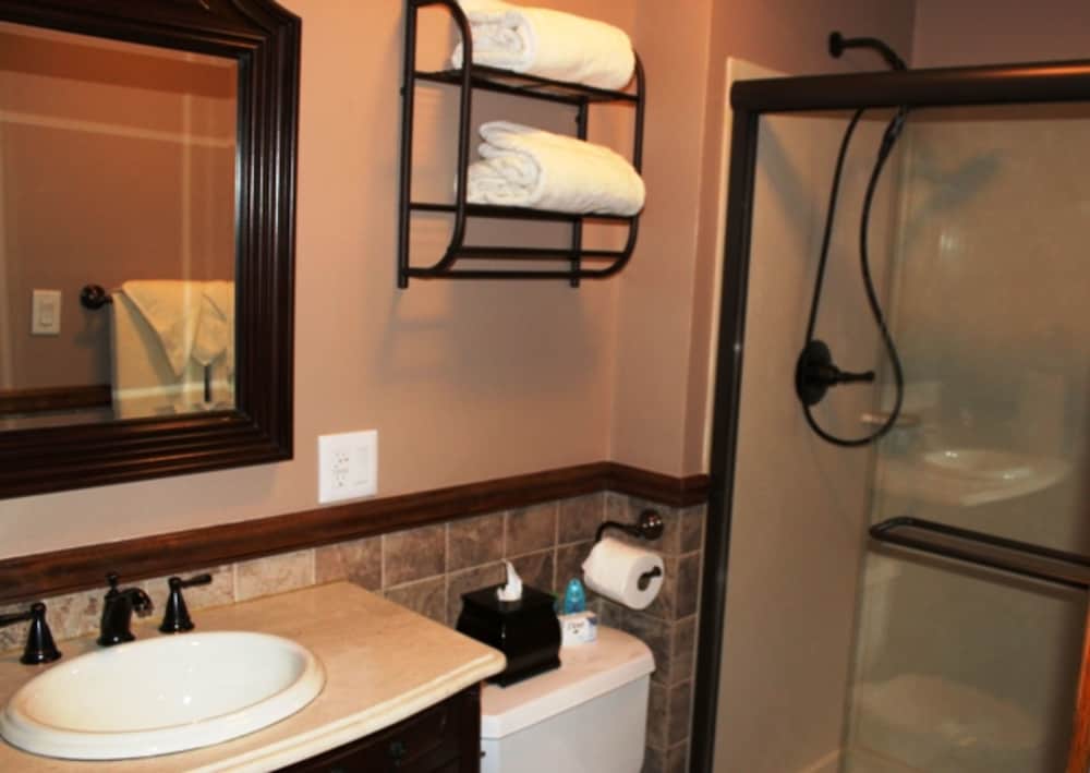 Walton Manor Inn Bed &amp; Breakfast 24/27