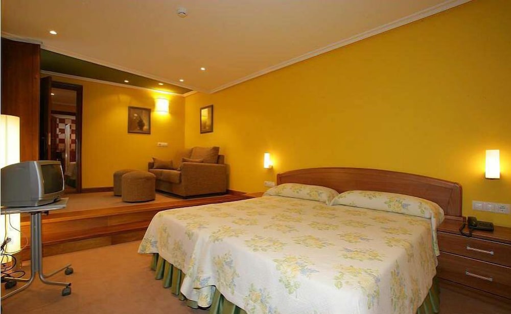 Gran Hotel Cela 18/64