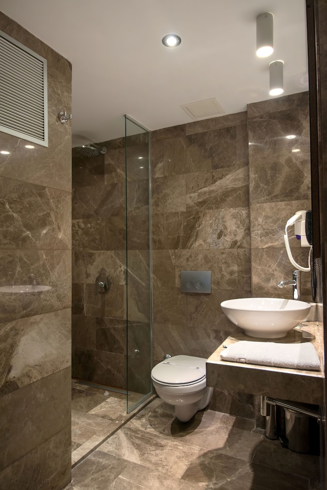 Gk Regency Suites Hotel 8/54