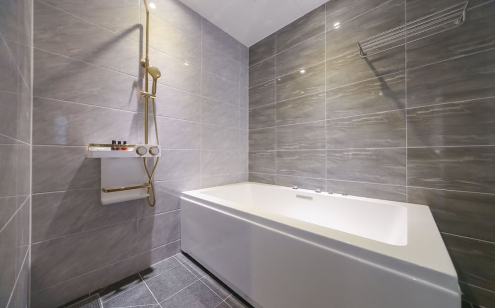 ELYSIA HOTEL 23/25
