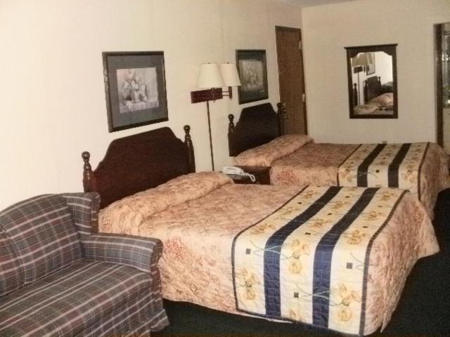 Rodeway Inn Whiteville, NC 12/17