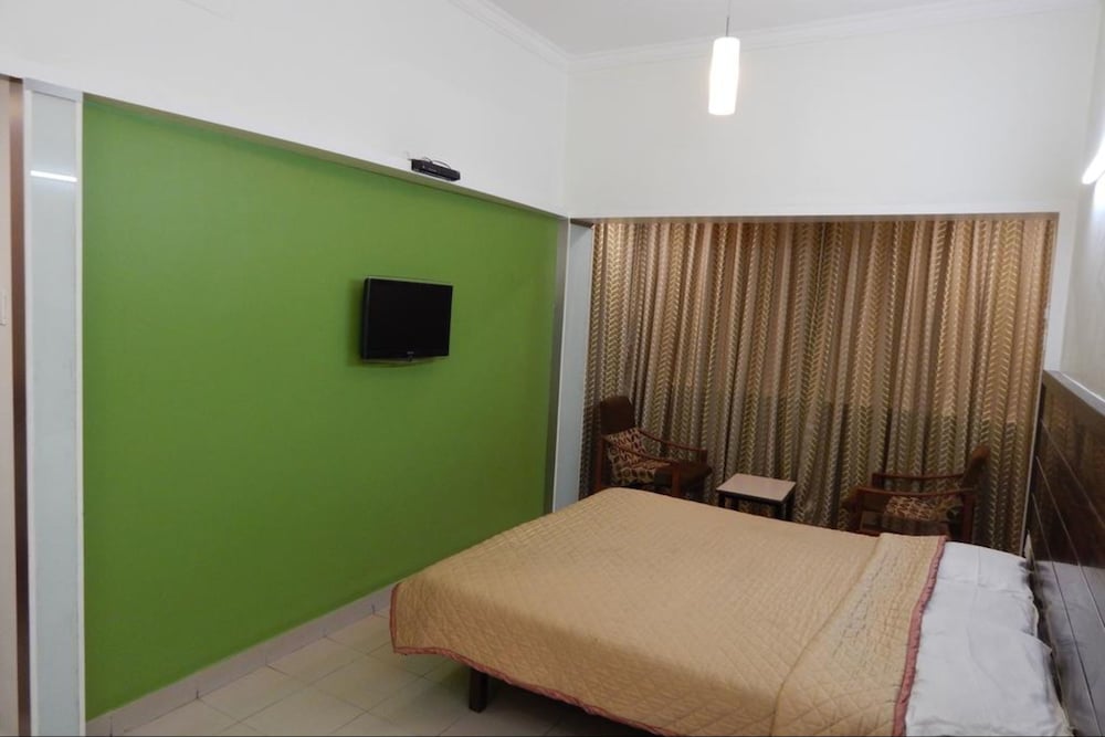 Hotel Raviraj 10/35