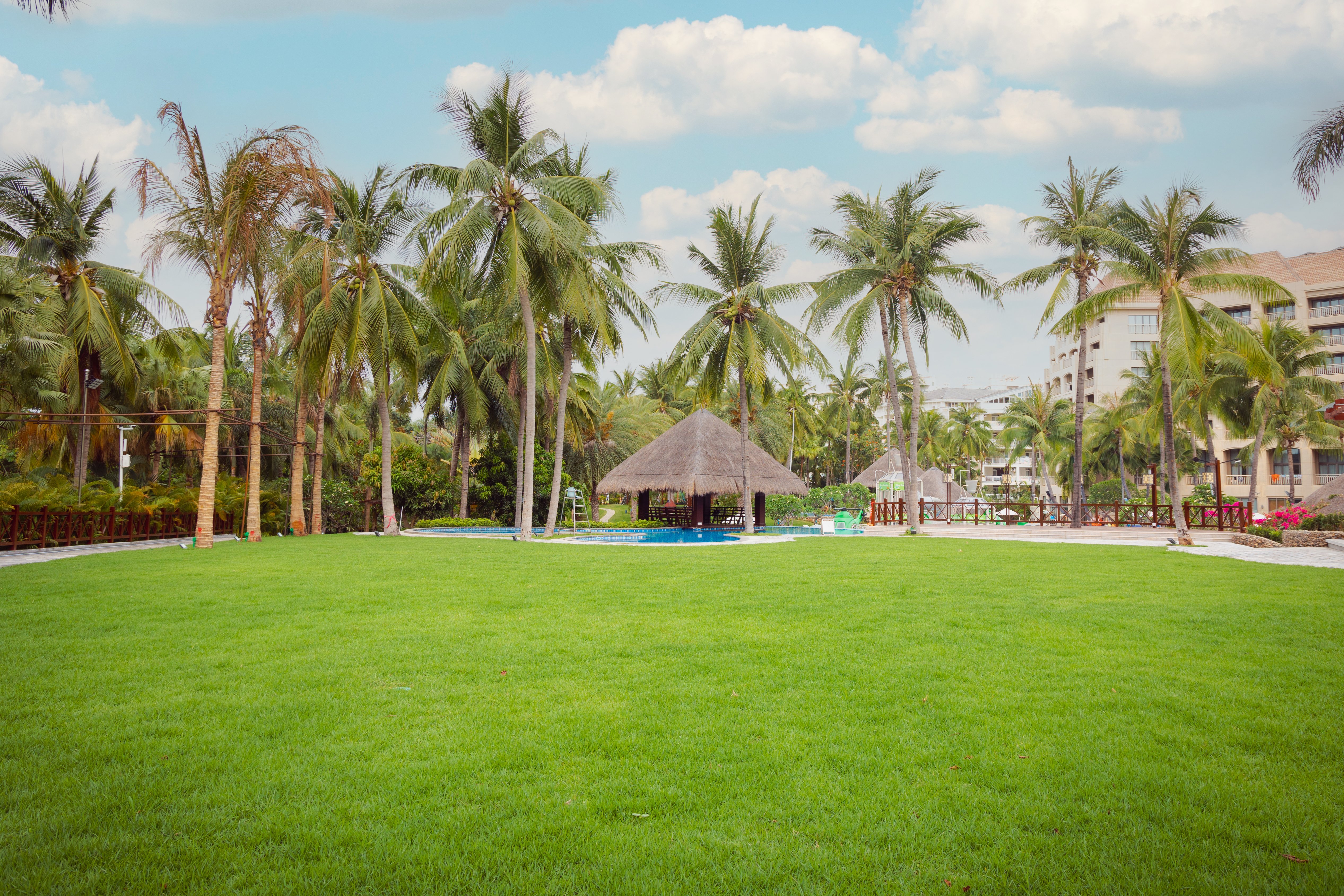 HOLIDAY INN RESORT SANYA BAY 49/50
