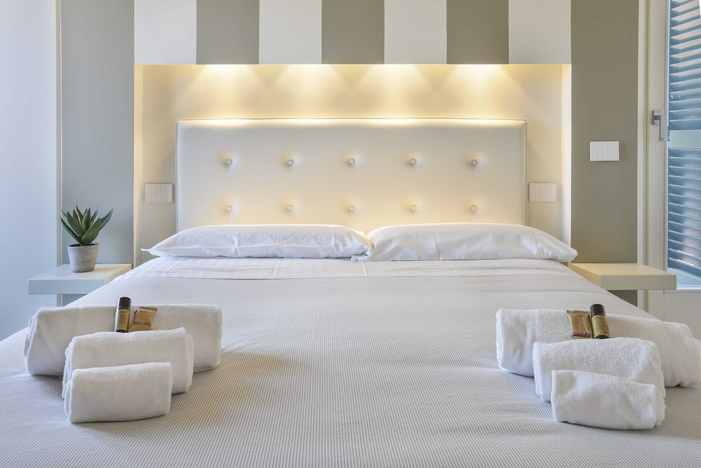 Penthouse With big Terrace in Oltrarno-hosted by Sweetstay 8/25